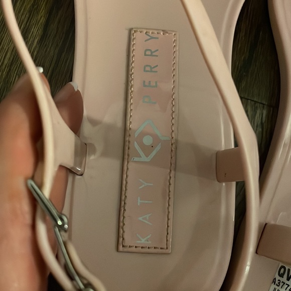 Katy Perry size 7 donut sandals nwt - Picture 6 of 7